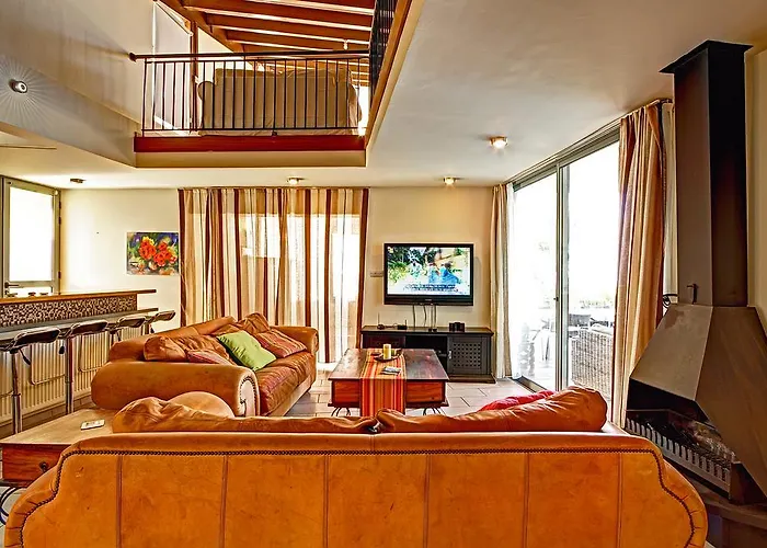 Nasia Villa