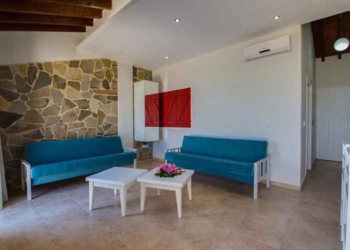Myroandrou Beach Hotel Apartments