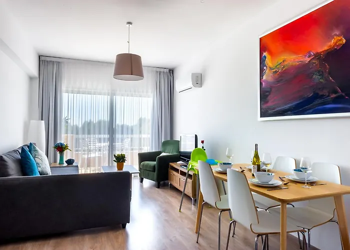 Pebble Beach Holiday Apartments