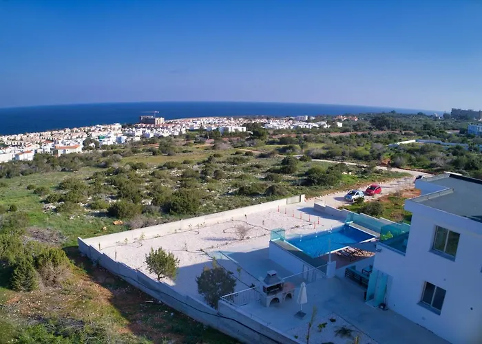 Aetopetra Villa