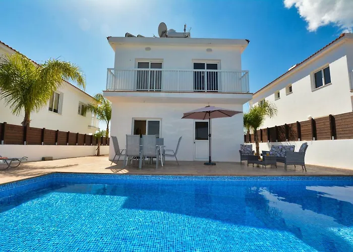 Nissi Villa Gintare