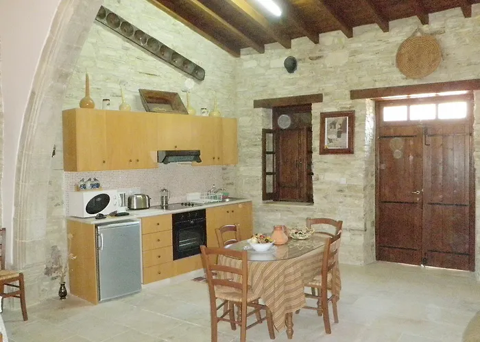 Romios Apartments