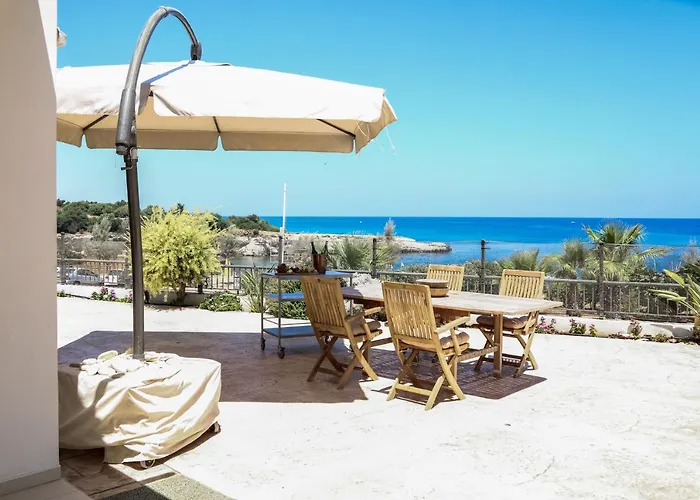 Phaedrus Living: Seaside Luxury Villa Anafi