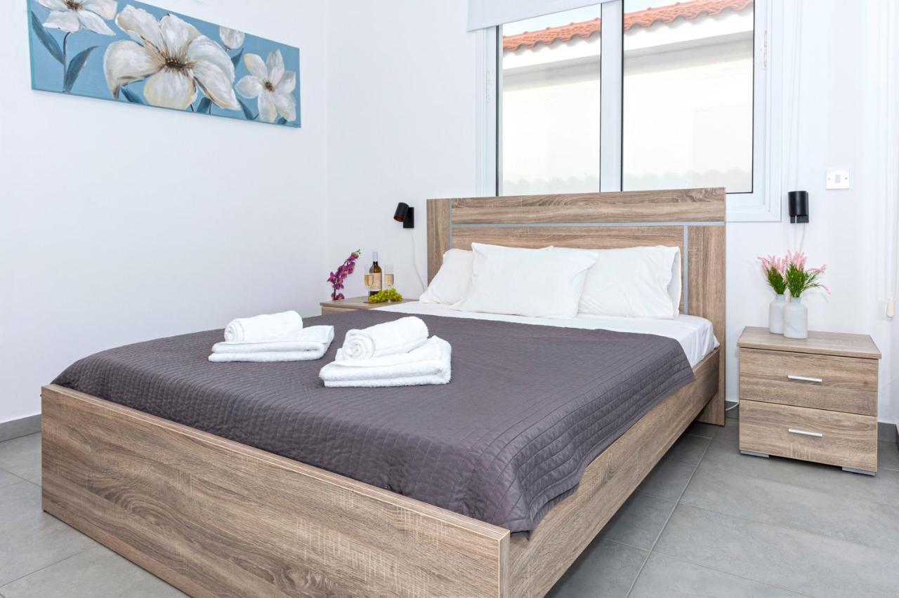 Villa Ivory - Seafront Ayia Napa