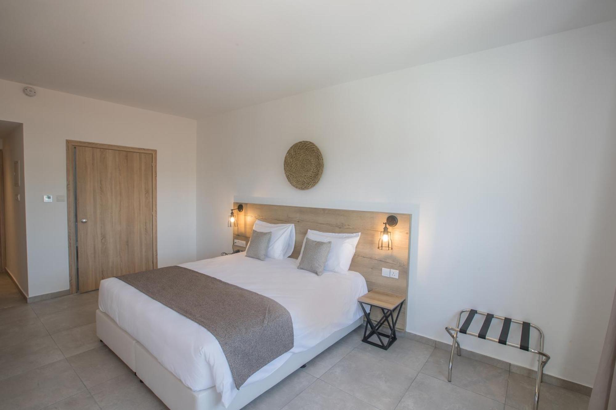 Bohemian Gardens Hotel 4*