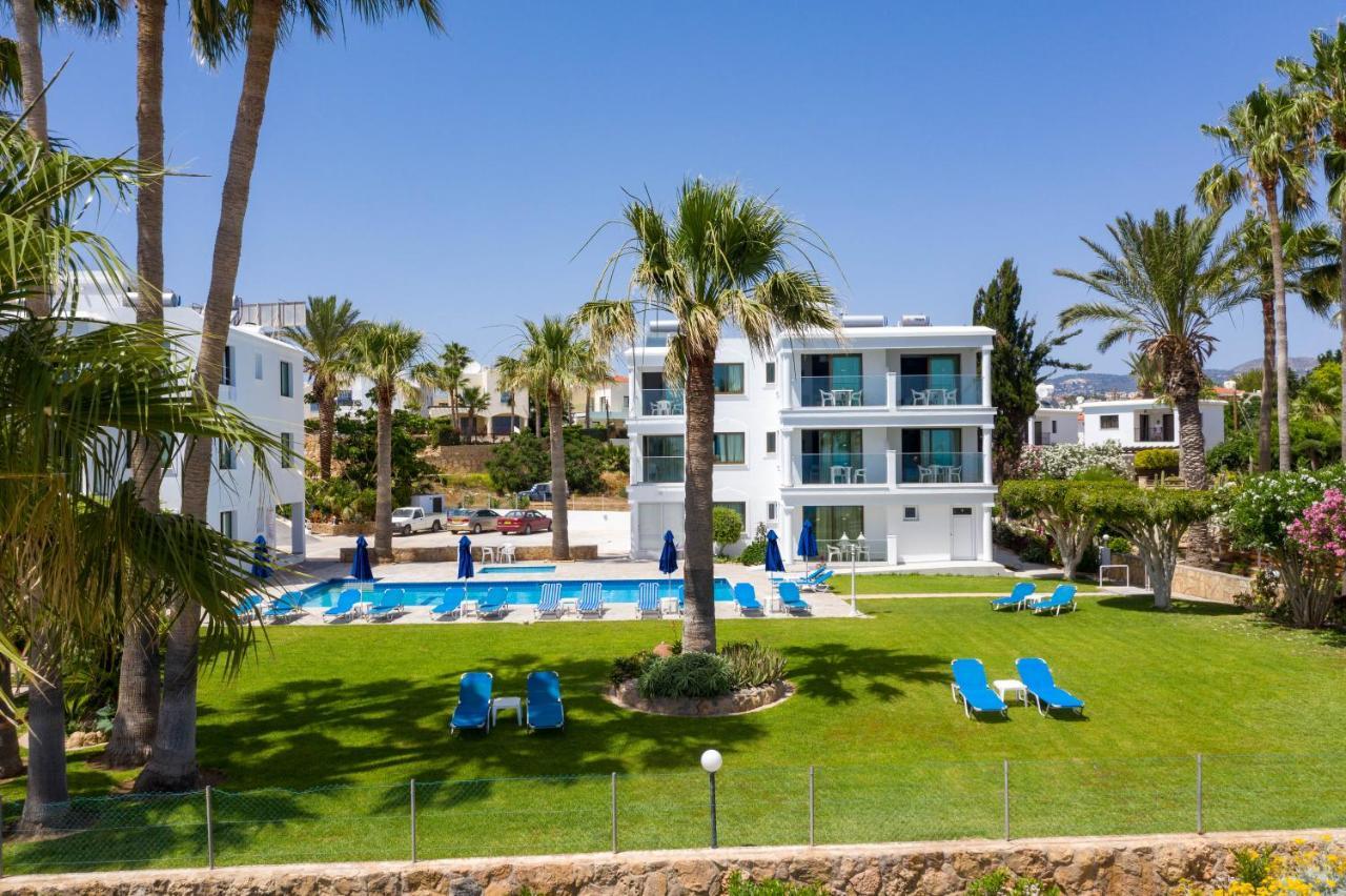 Rododafni Aparthotel 3*