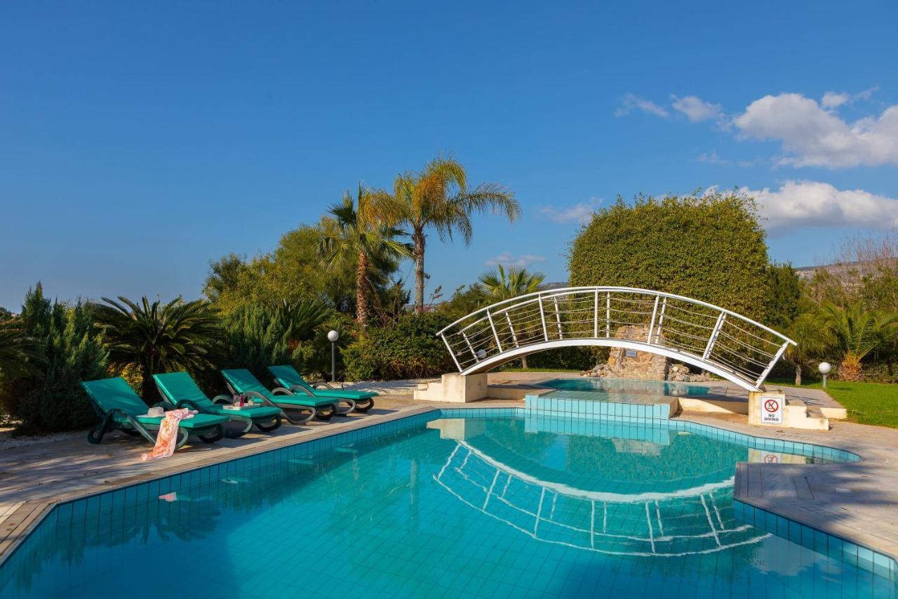Villa Coral Bay View, Walking Distance To The Beach!
