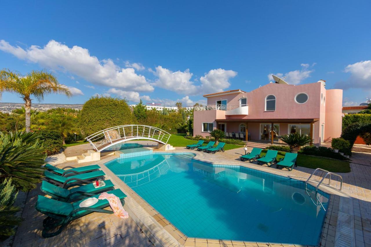 Coral Bay View, Walking Distance To The Beach! Peyia