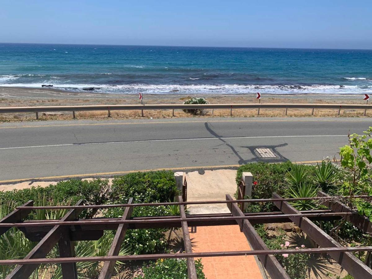 Spiti Damianos Beachfront * Pomos