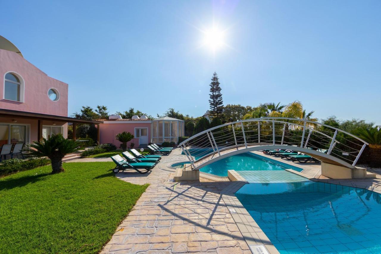 Coral Bay View, Walking Distance To The Beach! Peyia
