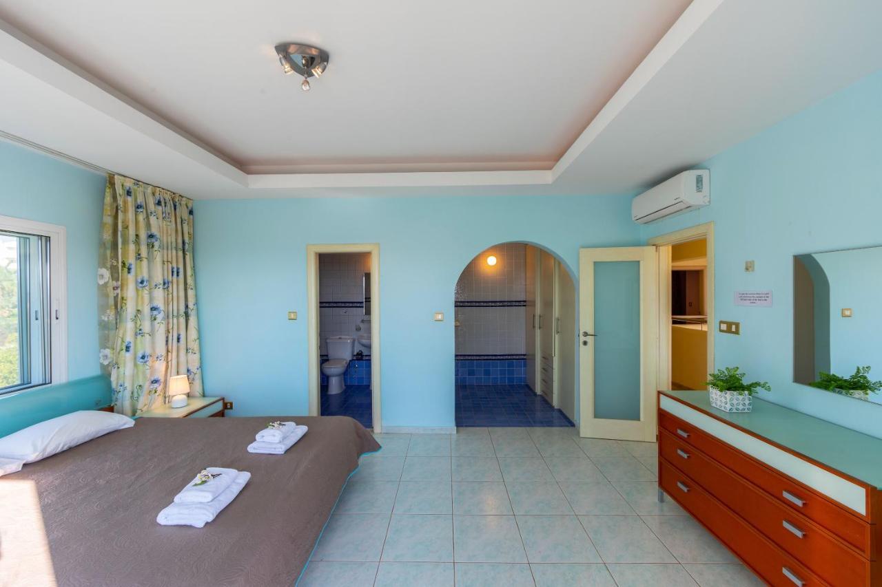 Coral Bay View, Walking Distance To The Beach! Villa *