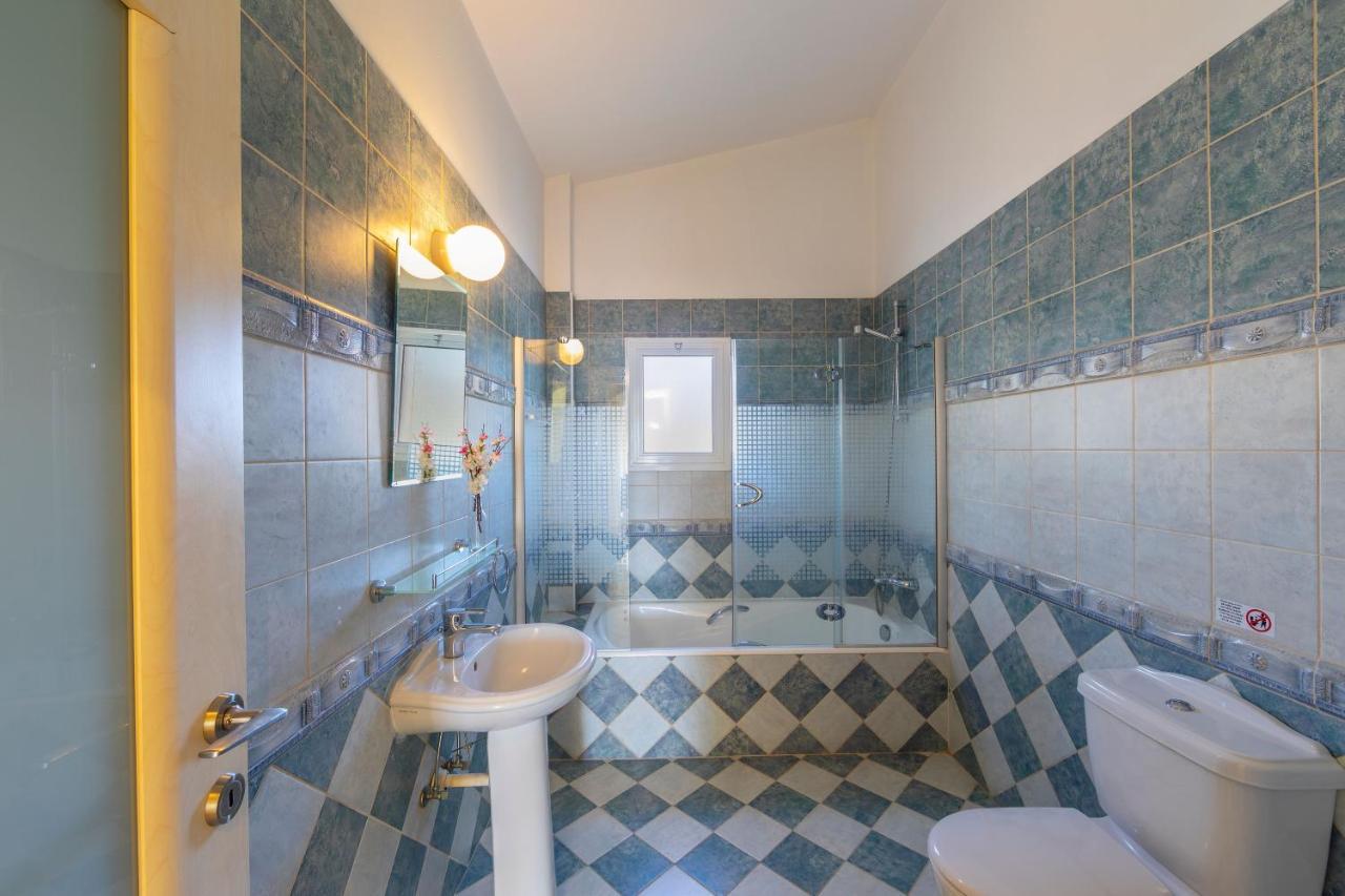 Coral Bay View, Walking Distance To The Beach! Pousada Pegeia