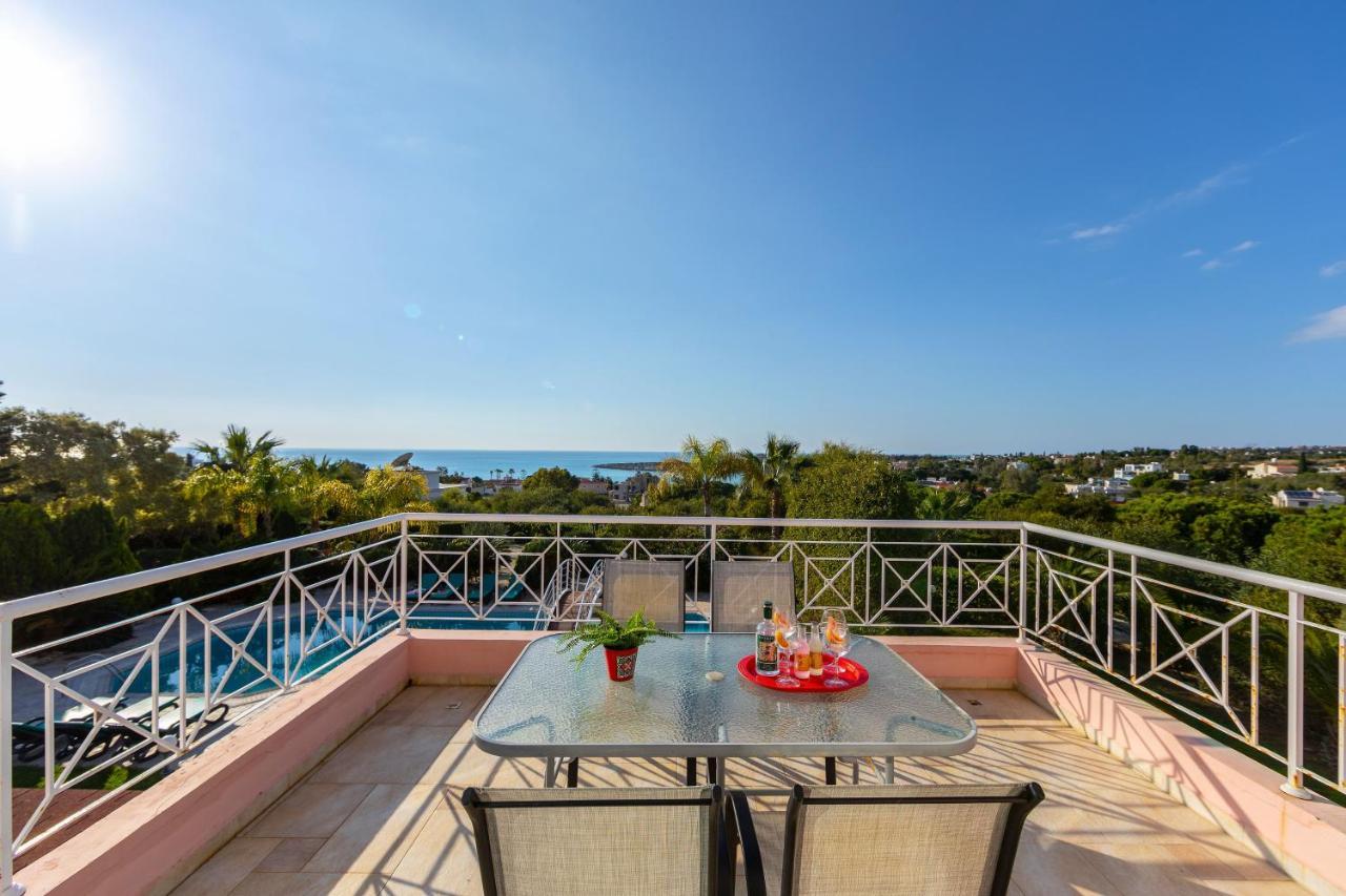Villa Coral Bay View, Walking Distance To The Beach! Peyia