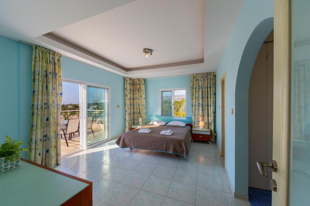 Coral Bay View, Walking Distance To The Beach! Peyia