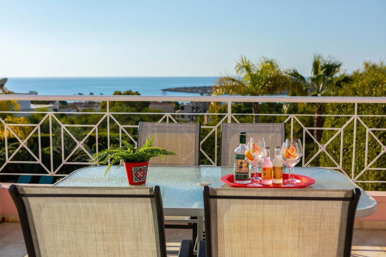 Coral Bay View, Walking Distance To The Beach! * Peyia