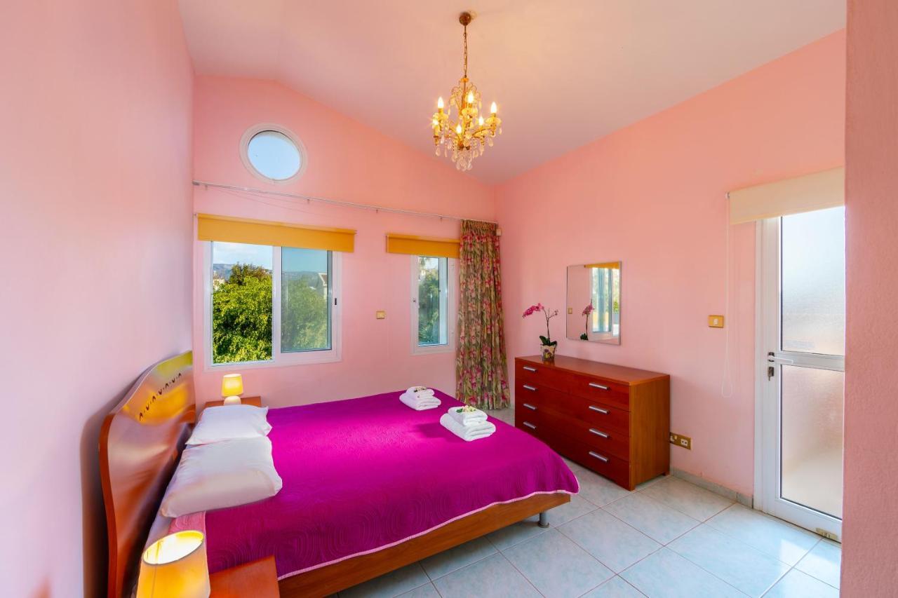 Coral Bay View, Walking Distance To The Beach! Peyia