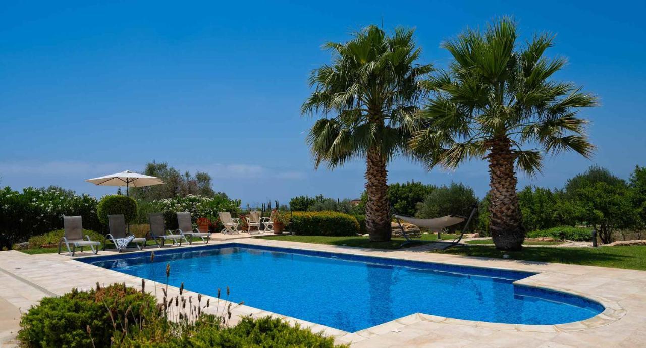 4 Bedroom Lofou With Private Pool And Sea Views, Aphrodite Hills Kouklia