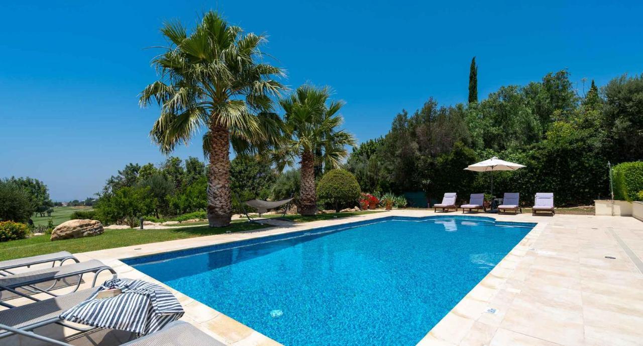 4 Bedroom Lofou With Private Pool And Sea Views, Aphrodite Hills Pousada