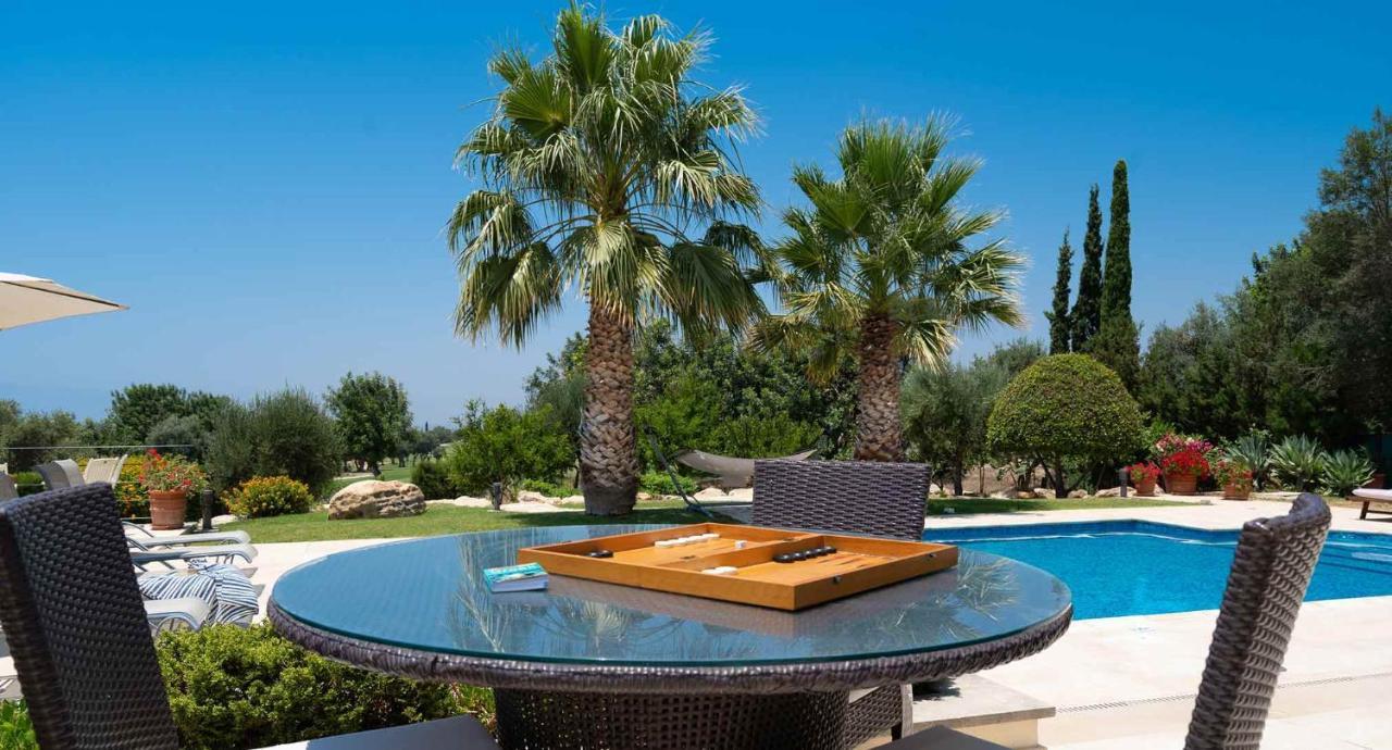 Pousada 4 Bedroom Lofou With Private Pool And Sea Views, Aphrodite Hills Kouklia