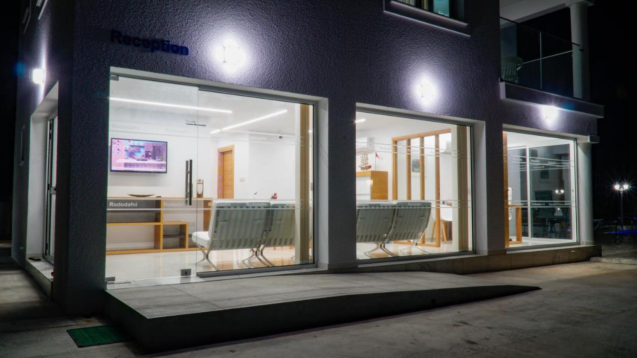 Aparthotel Rododafni 3*