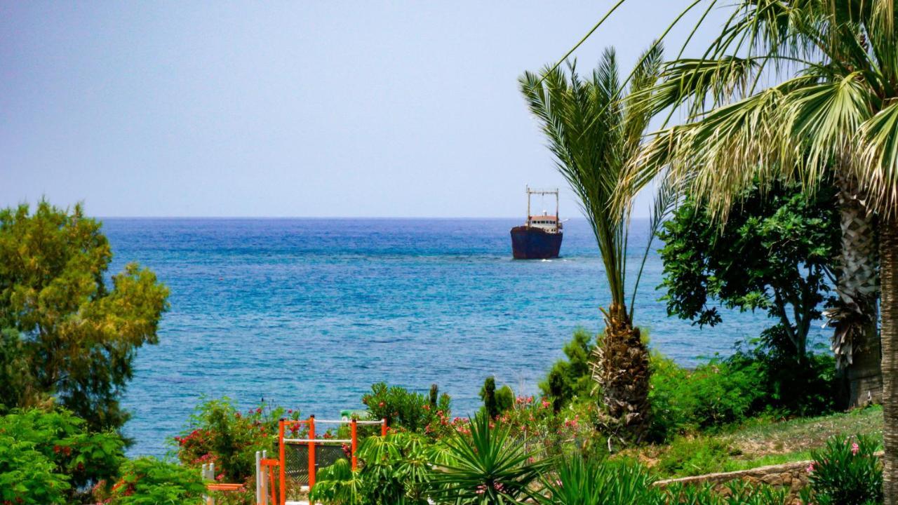 Rododafni Aparthotel 3*