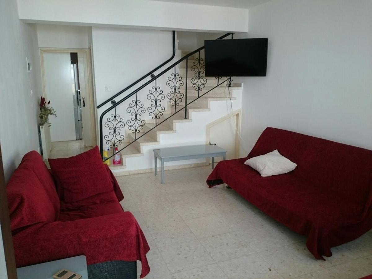 Stella Court Apartment *