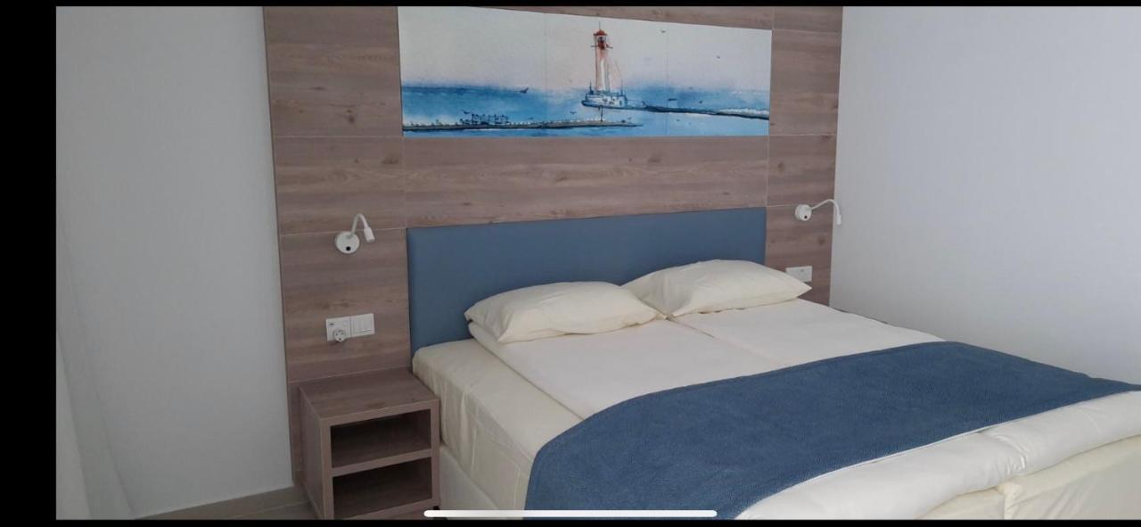 Aparthotel Karousos *