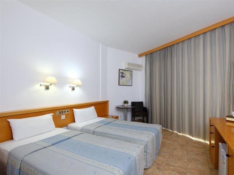 Flamingo 3*