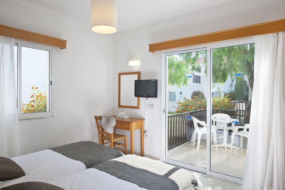 Hotel Akti & Village 4*