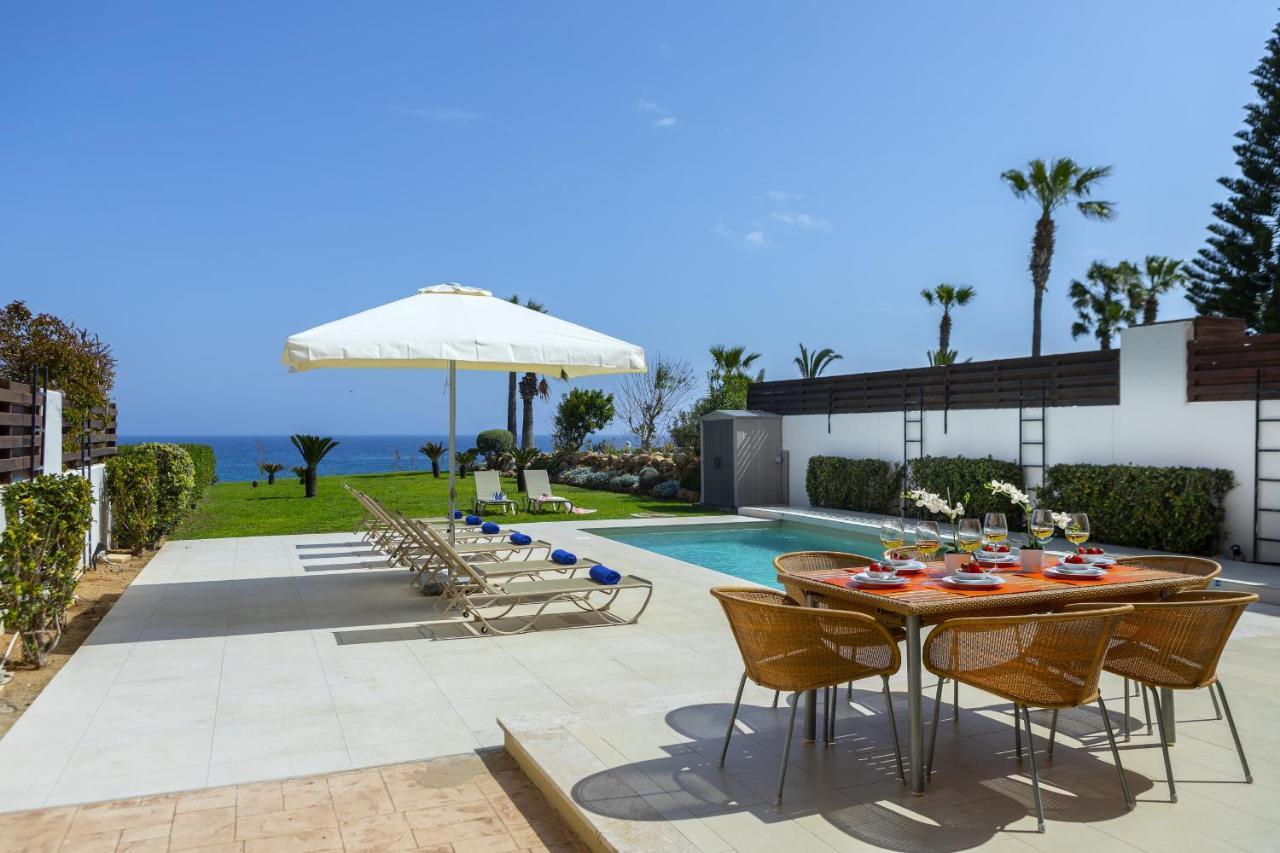 Beachfront Pietra Villa *