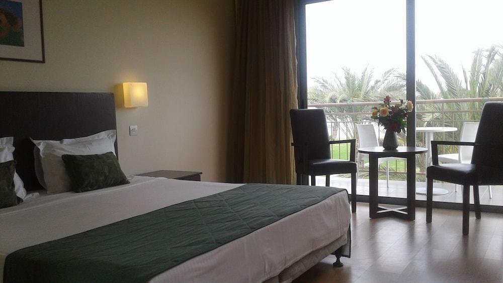 Hotel Natura And Polis