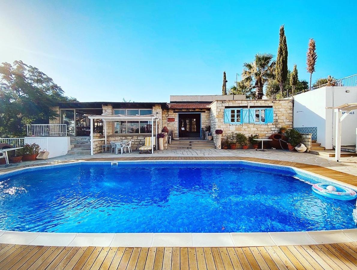 Apartment Adamos *