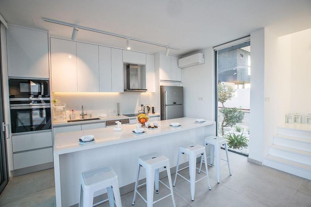 Villa Limni Enas - Luxury And Contemporary 3 Bedroom Kapparis Villa With Sea Views Villa *