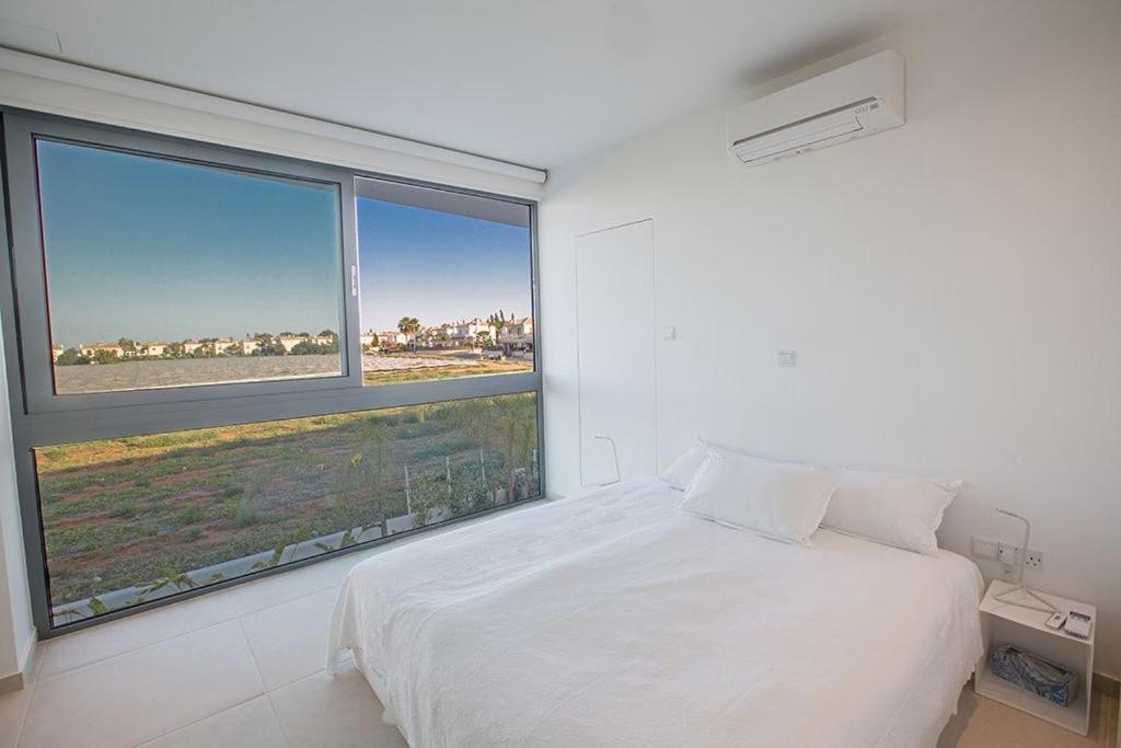 Villa Villa Limni Enas - Luxury And Contemporary 3 Bedroom Kapparis Villa With Sea Views Paralimni
