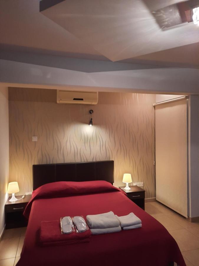 Apartment City Views - Only For Couples Limassol