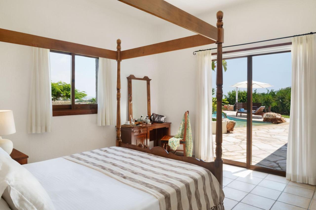 Amera Luxury Pegeia