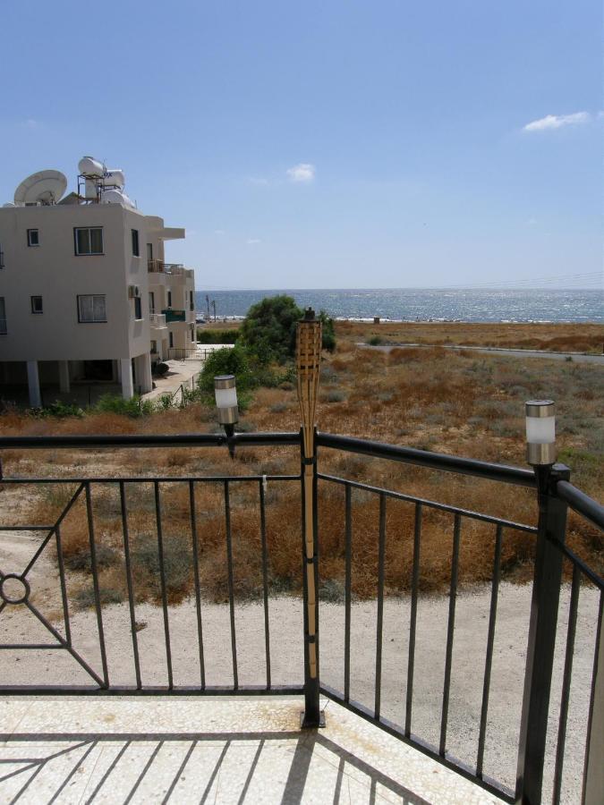Athena And The Owl Beachside Bed & Breakfast *
