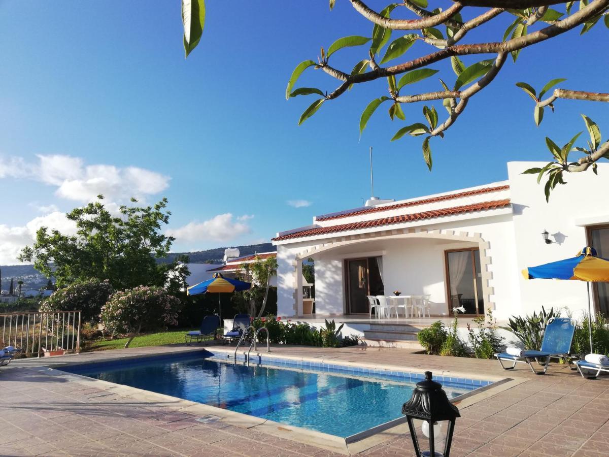 Briona Villa Coral Bay