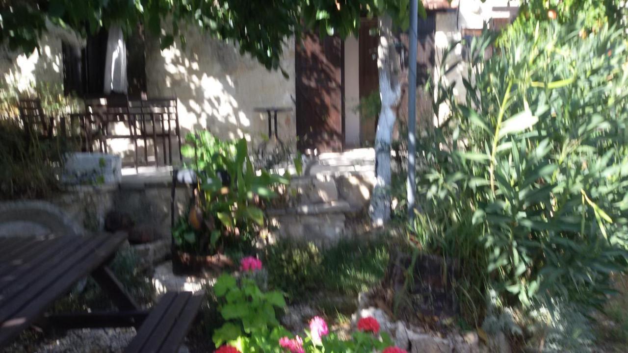Loxandra Inn
