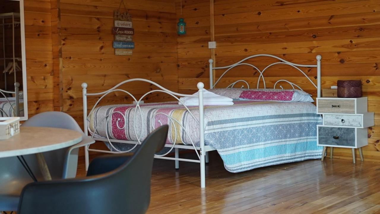Chalet Happy Glamping Cy