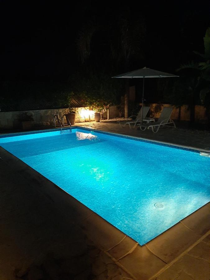 Lemon Grove Villa Polis
