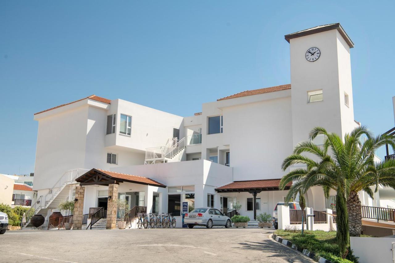 Akti & Village Hotel 4*