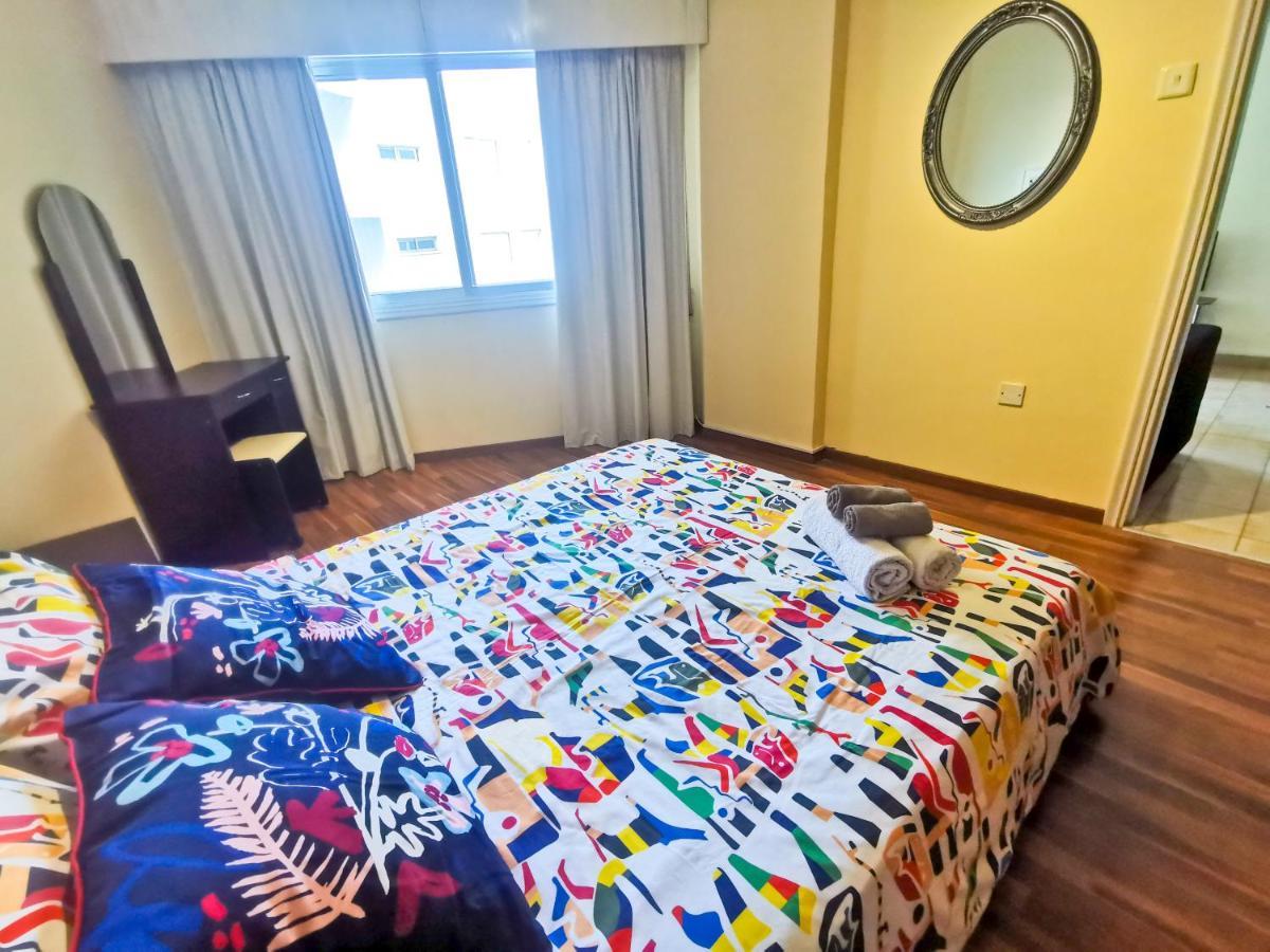 Apartment Flirty Flamingo Seaview Seafront Larnaca