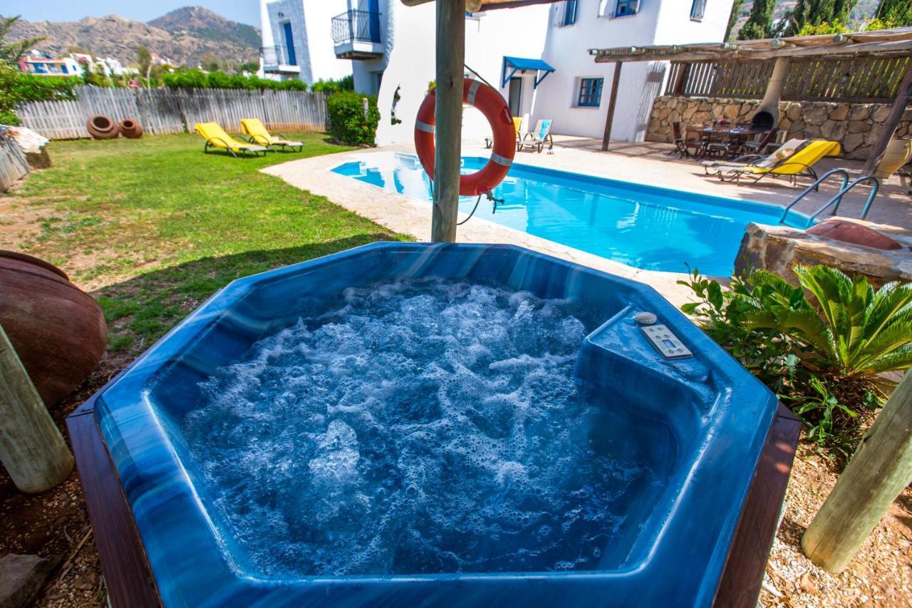 Villa Clarissa & Carmel View *