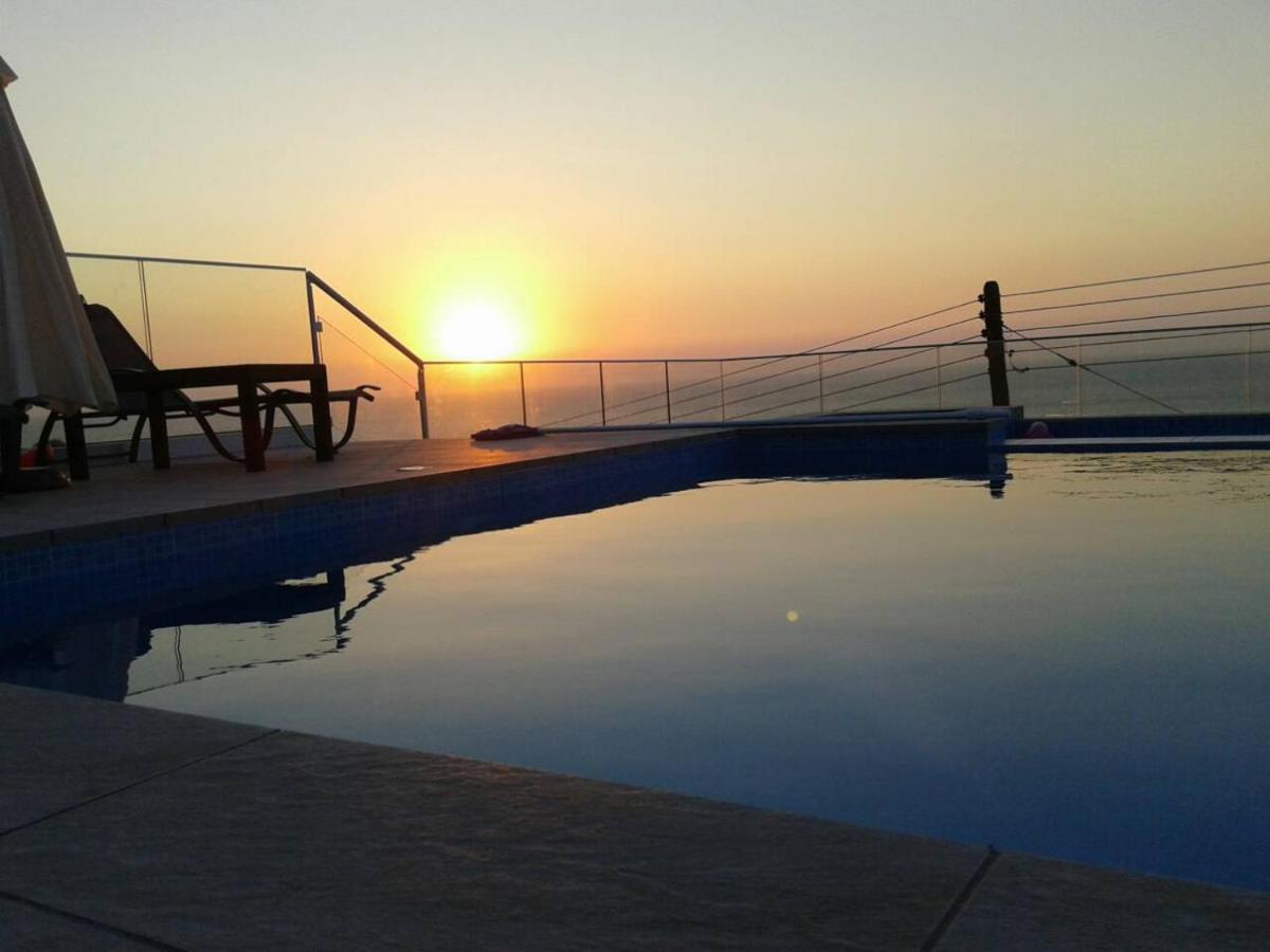 Villa Paradise Blue