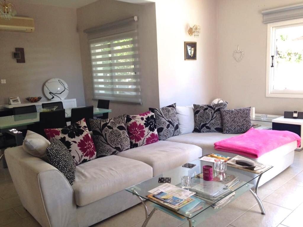 Laurel Villa *