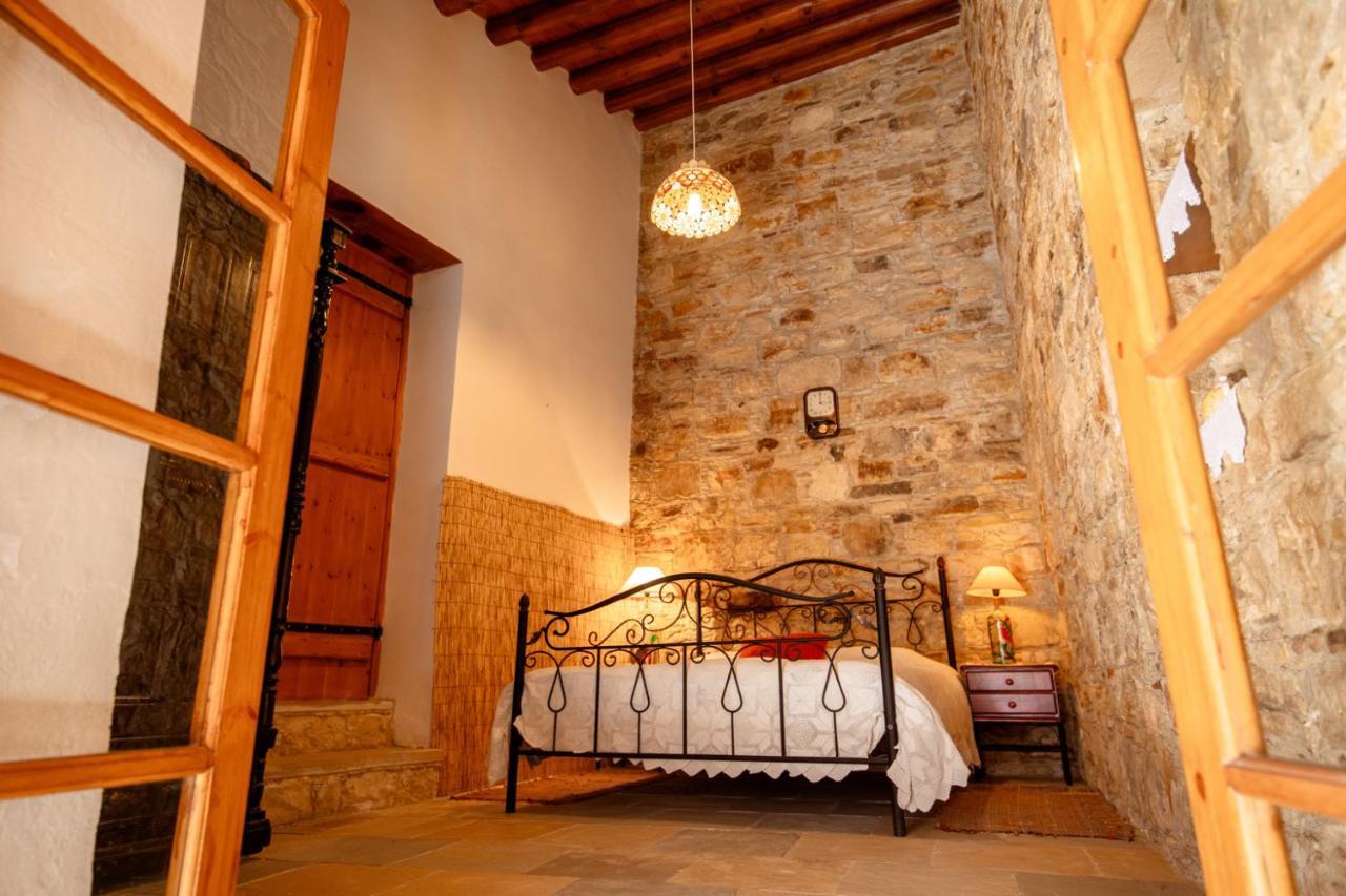 Constantias Stone * Lofou