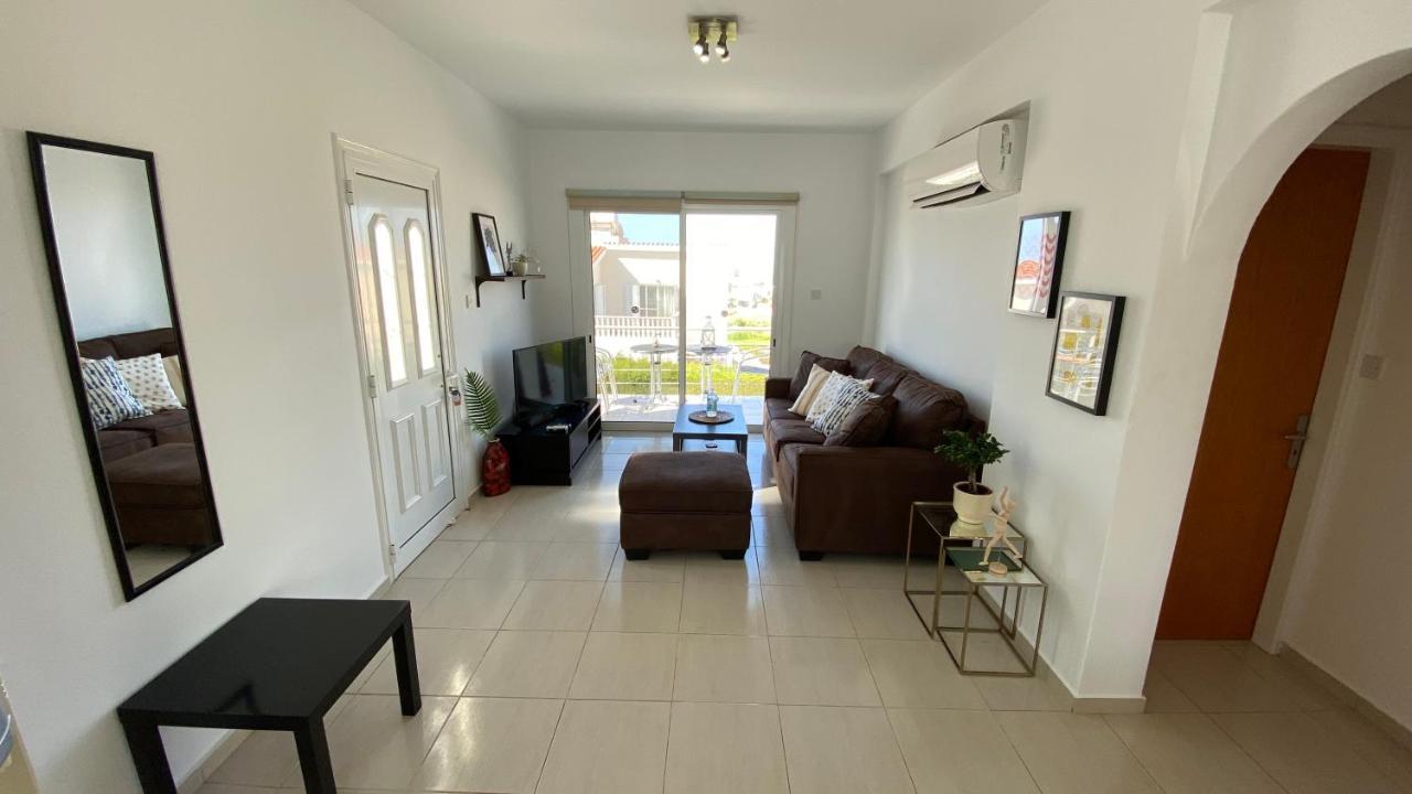Roof Terrace & Sea View Entire Apartment Peyia