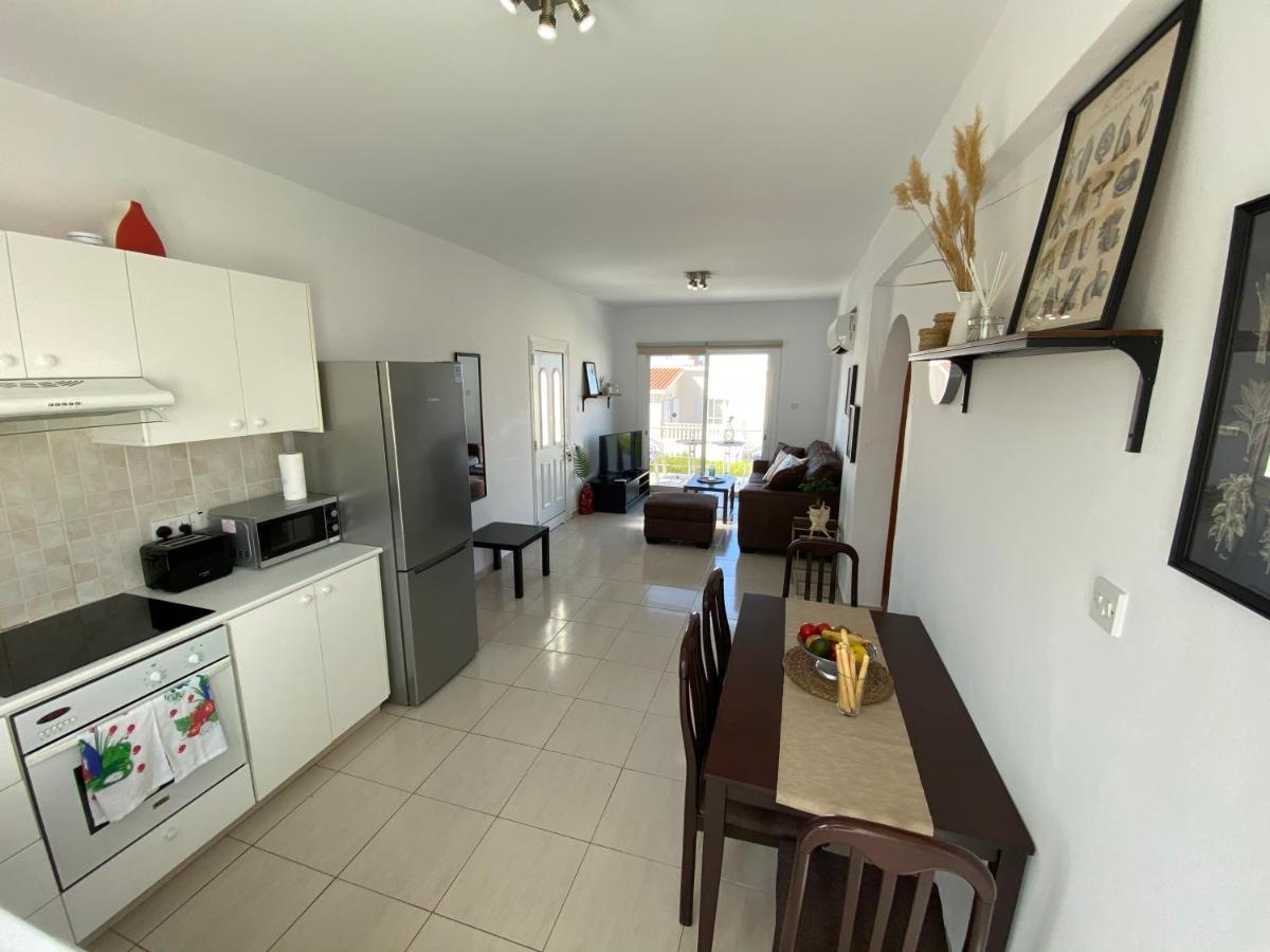 Roof Terrace & Sea View Entire * Peyia