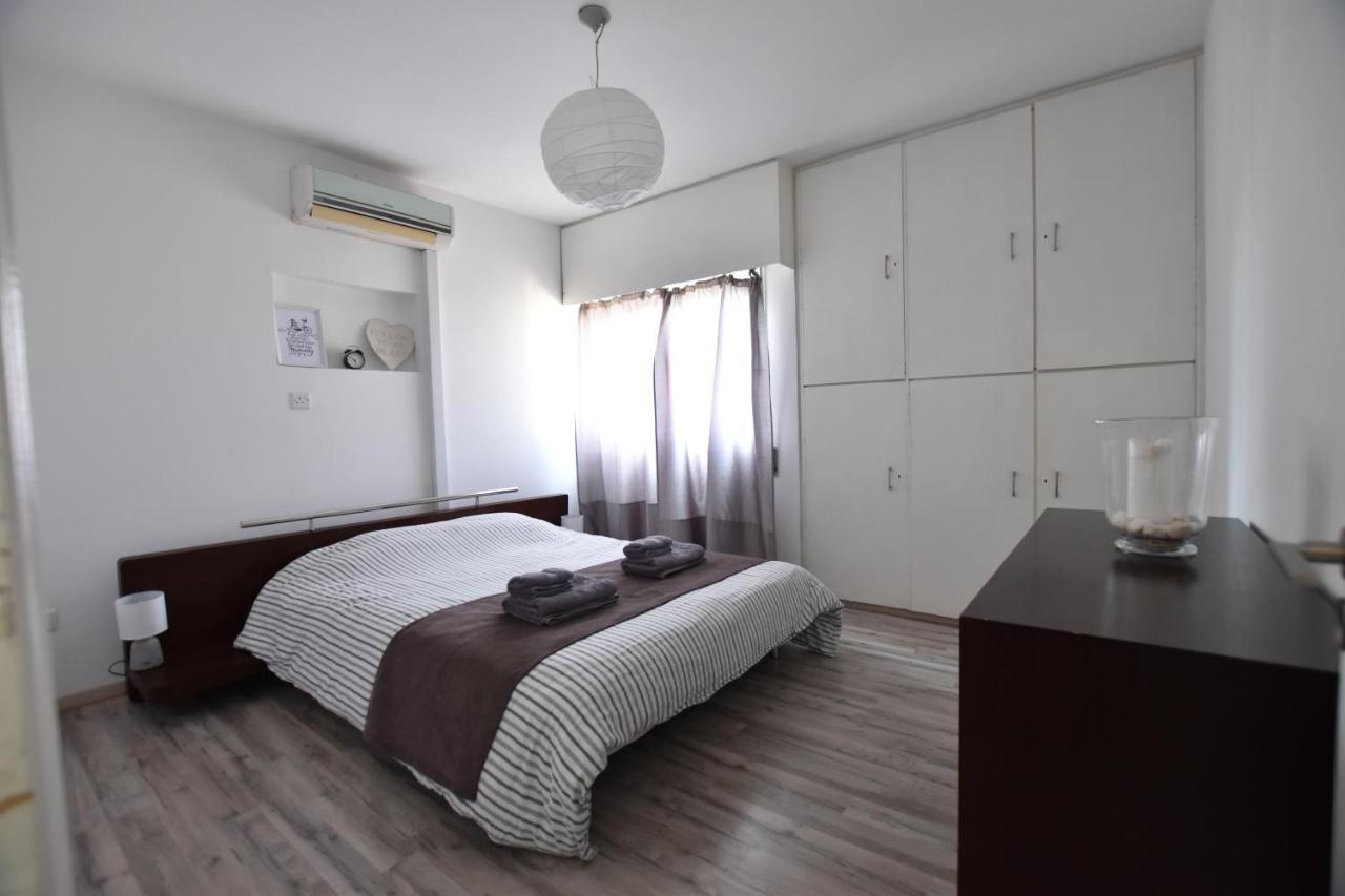 Glabur - The Cozy 2 Bdr - City, Free Parking & Wifi, Welcomes You!!!
